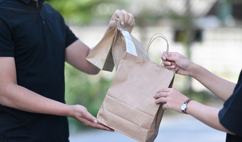 Rider, avviate istruttorie nei confronti di società del gruppo Glovo e di Deliveroo Italy Srl